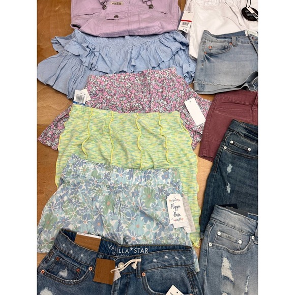 Juniors' Short or Skirts You Choose Auction 8/22/23 9AM MST Live Show - Picture 3 of 3